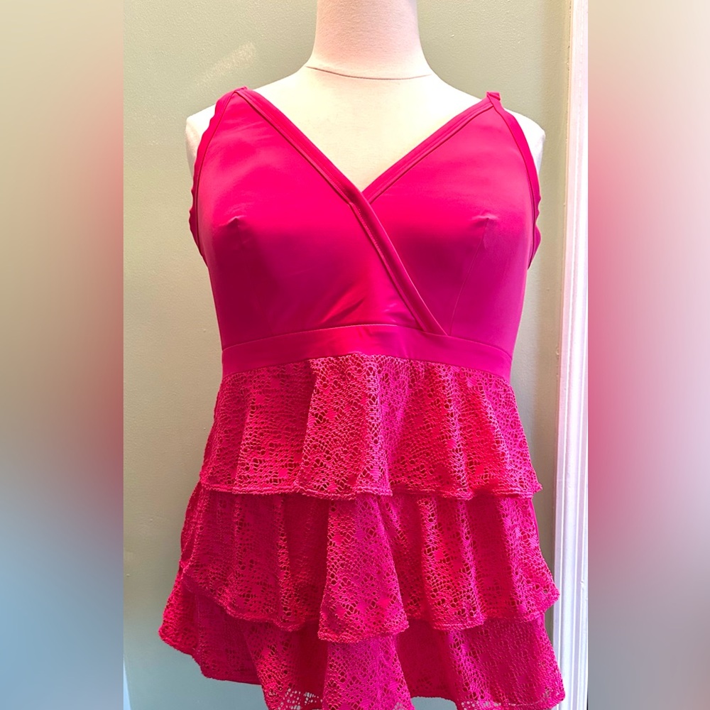 ☀️Cacique SZ 28 Hot Pink Swim Top